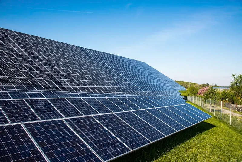 Combien de panneaux photovoltaïques pour 5000 kWh ?